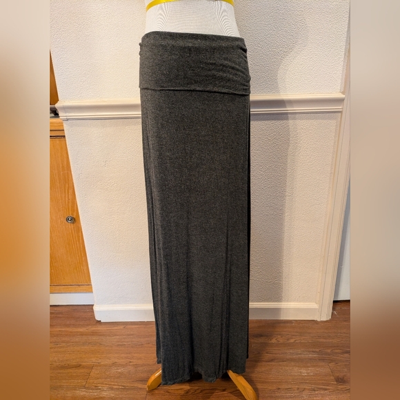 Chelsea & Violet Convertible Dress/Skirt - Picture 6 of 9